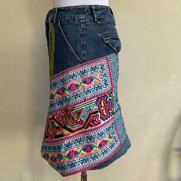 LOUIE OOAK Western Denim Skirt Vtg Rare Mexican Hand Embroidered Embellishment 2 - Picture 7 of 13